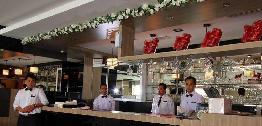 Crystal Inn Sdn.Bhd. Batu Pahat Exterior foto
